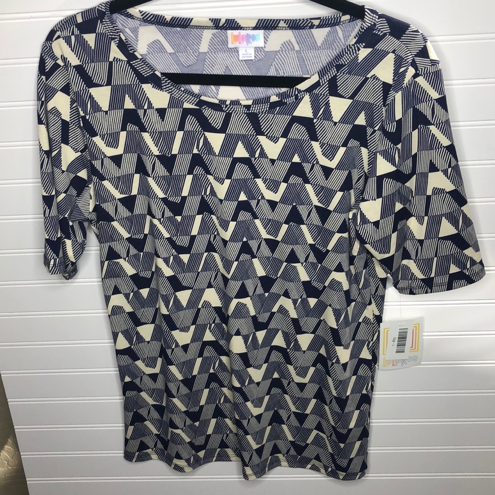 LuLaRoe Gigi top